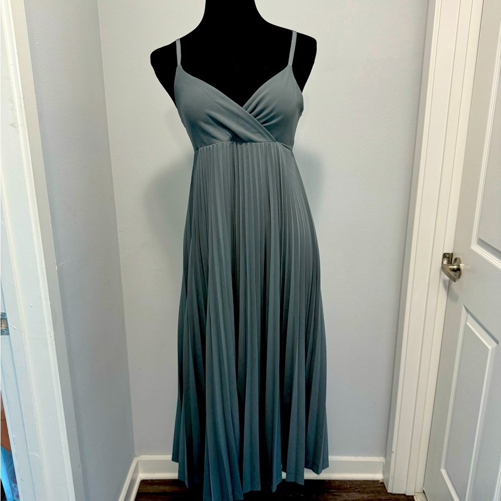 Athleta Slate Gray Pleated Maxi Dress
